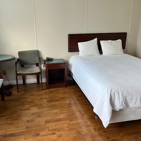 Motel Clair Mont แซ็ง-อากาท-เด-มง ภายนอก รูปภาพ