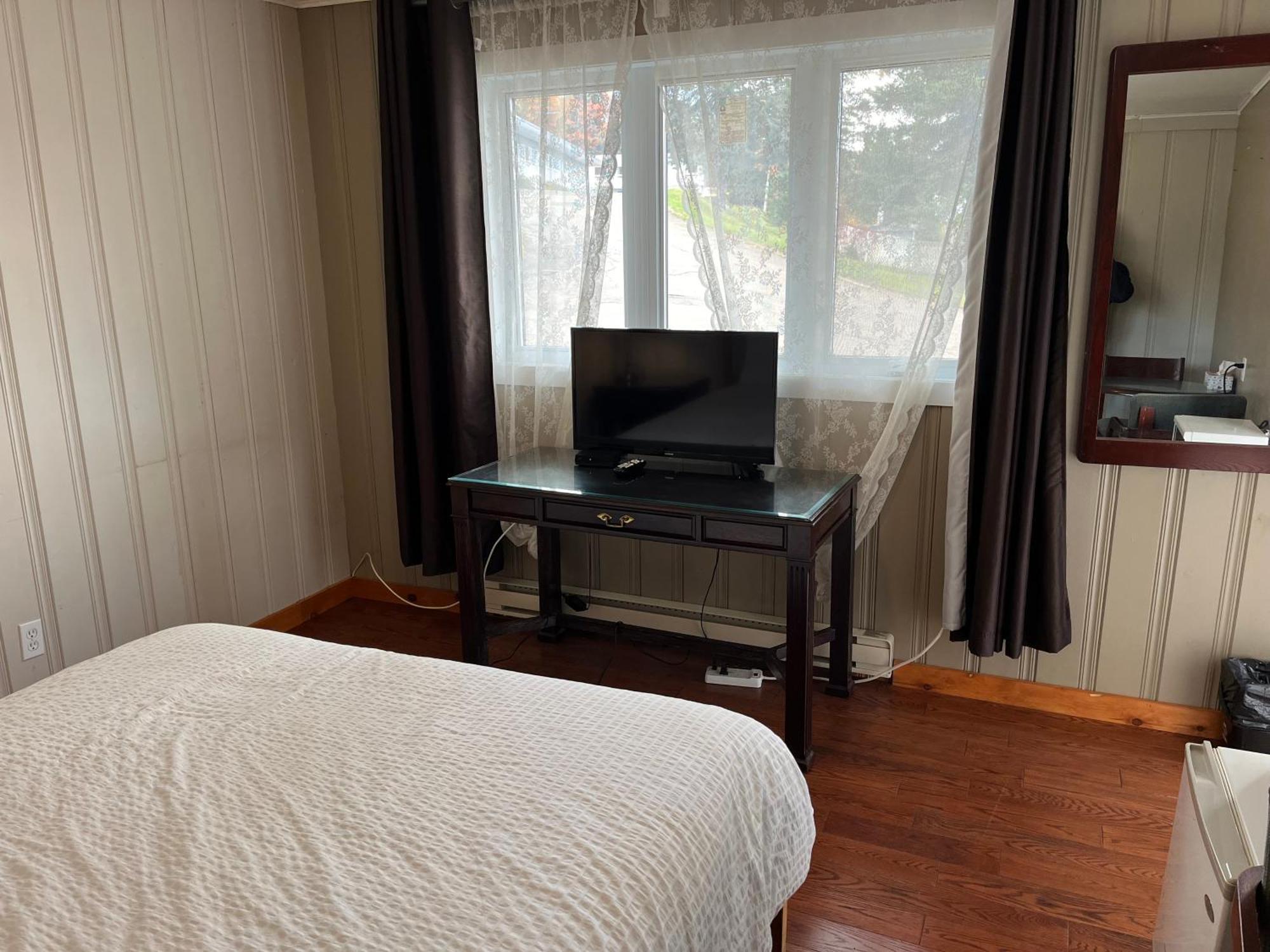 Motel Clair Mont แซ็ง-อากาท-เด-มง ภายนอก รูปภาพ